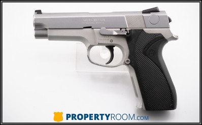 SMITH AND WESSON  5943 9MM