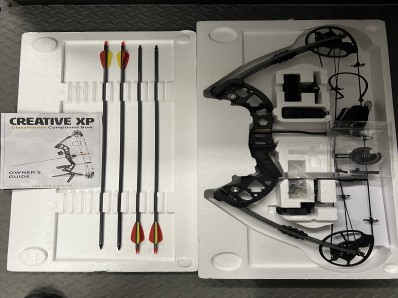 NEW COMPOUND BOW KIT RIGHT HAND ***NO RESERVE***NO CC FEES*****